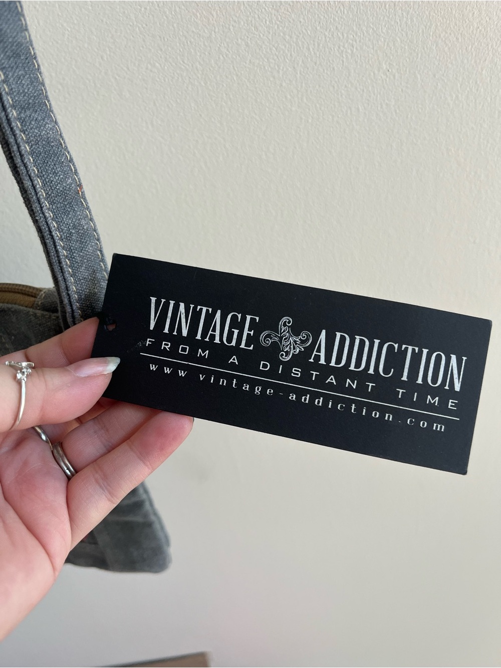 Vintage addiction crossbody purse - Picture 3 of 4